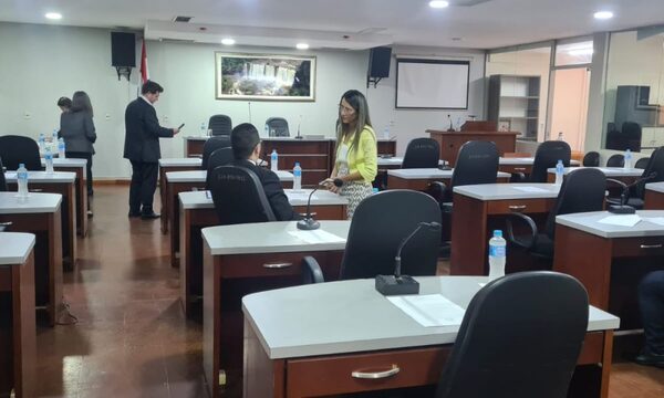 Concejales departamentales sesionan este martes