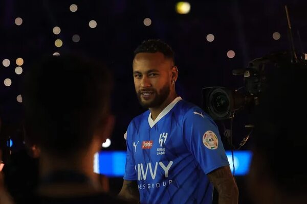 Neymar tiene dos lesiones y no jugaría hasta dentro de un mes - Fútbol Internacional - ABC Color