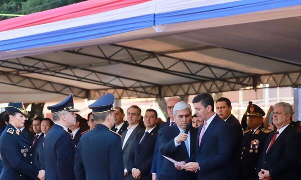Comandante pide voto de confianza para la policía y renueva compromiso de mejorar la institución - .::Agencia IP::.