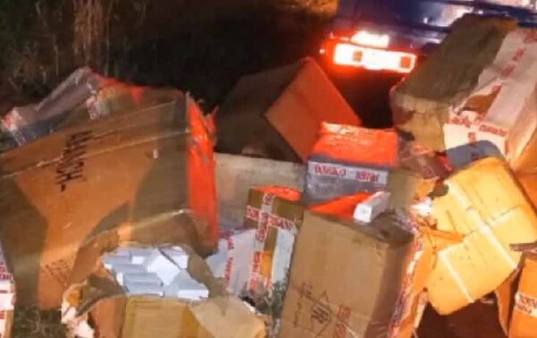 Piratas del asfalto vaciaron un camión transportador de mercaderías en Itapúa – Prensa 5