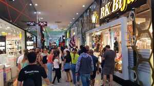 Trabajan en un nuevo Régimen de Turismo para dinamizar economía - La Clave