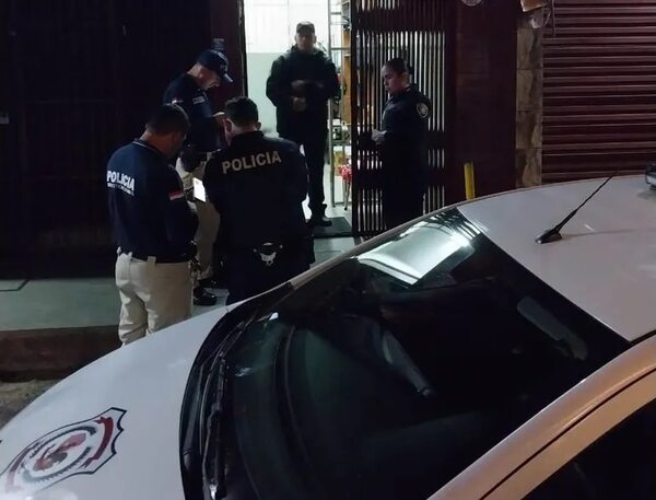 Video: guardia fue baleado y despojado de su arma en pleno microcentro esteño - ABC en el Este - ABC Color