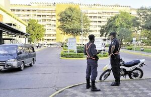 Fenece contrato de seguridad privada en IPS: policías custodiarán oficinas y hospitales - Nacionales - ABC Color