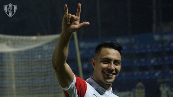 Ángel Cardozo Lucena a un paso de su salida de Cerro Porteño
