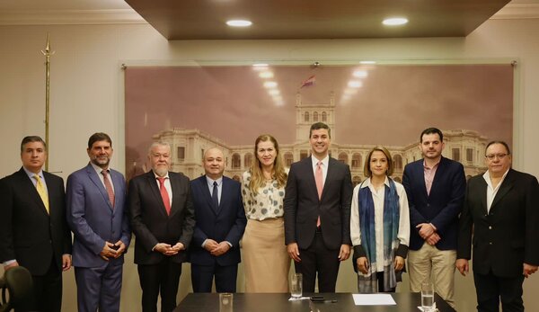 Peña resalta importancia de potenciar la atención de Salud Pública y el IPS - ADN Digital