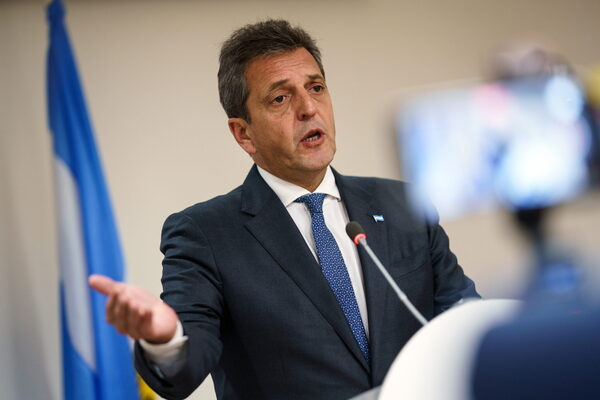 Massa dice que la inflación argentina subirá por la devaluación que pidió el FMI - MarketData