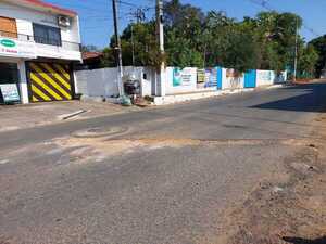 Siguen rompiendo asfaltos y empedrados ante la nula reacción de la municipalidad » San Lorenzo PY