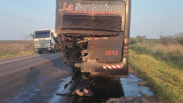Guarda de colectivo muere en un violento choque en Loreto