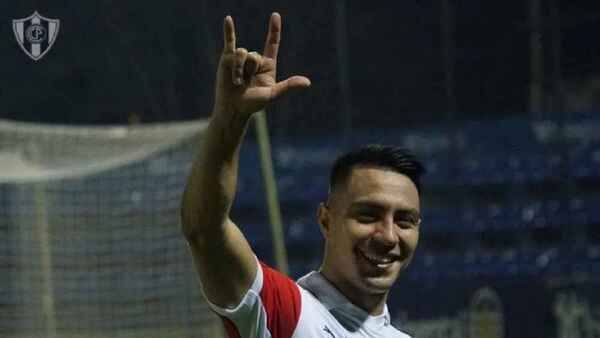 Ángel Cardozo Lucena a un paso de su salida de Cerro Porteño