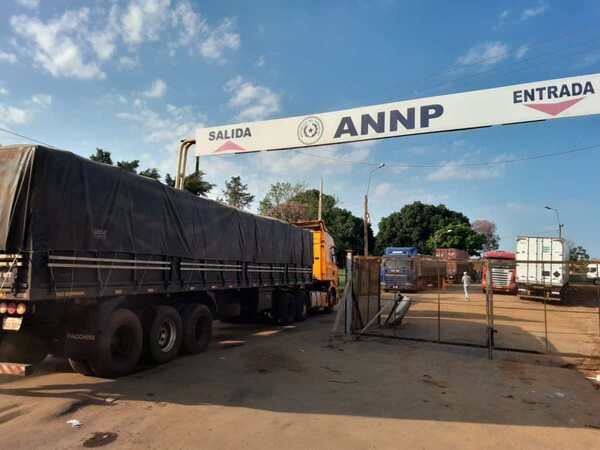 CAMIONEROS PIDEN DESTITUCIÓN DEL ADMINISTRADOR DE PUERTOS POR NEGARSE A DAR SOLUCIONES ANTE RECLAMOS