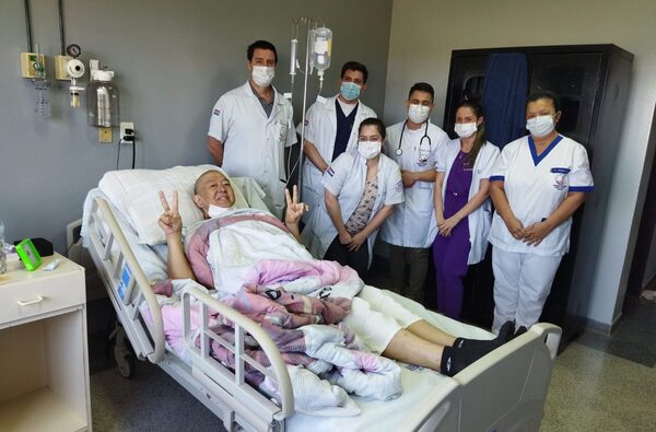 Paciente recibe el alta tras ser sometido a un trasplante de médula ósea en la Facultad de Ciencias Médicas – UNA - Megacadena — Últimas Noticias de Paraguay