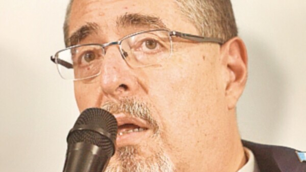 En Guatemala, Arévalo promete combatir la corrupción