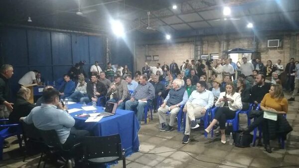 Directorio del PLRA exige a Santiago Peña transparentar revisión del tratado de Itaipú - Política - ABC Color