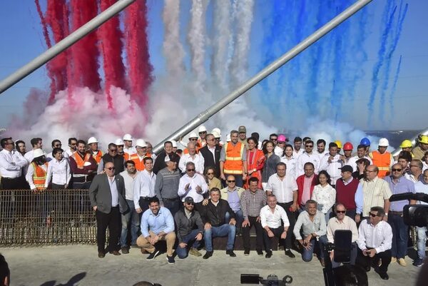 MOPC autorizó otro encarecimiento de G. 25.420 millones en obra del puente a Chaco’i - Economía - ABC Color
