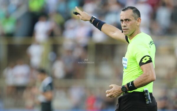 Versus / En las Eliminatorias el arbitraje paraguayo sí estará presente
