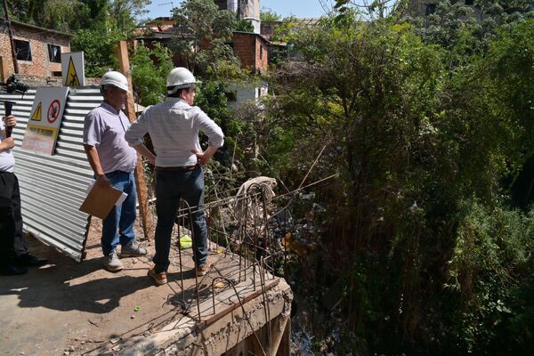 Diario HOY | Visitan obras en Chacarita Alta y buscan acelerar su ejecución