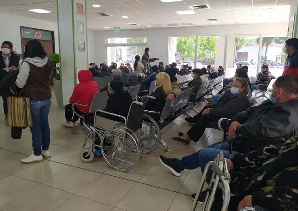 Titular de IPS habla de reingeniería de personal para solucionar falencia en atención médica - Nacionales - ABC Color