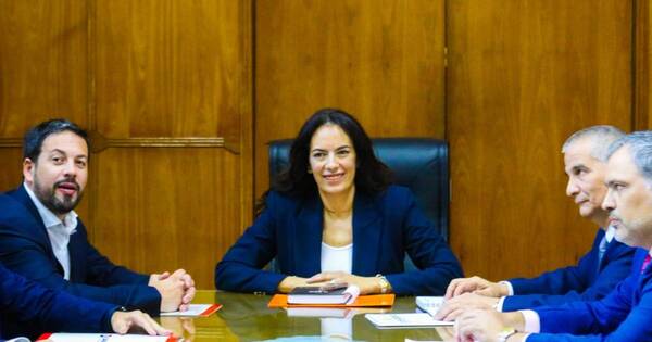 La Nación / Gobierno promete abonar la deuda de USD 370 millones con constructoras