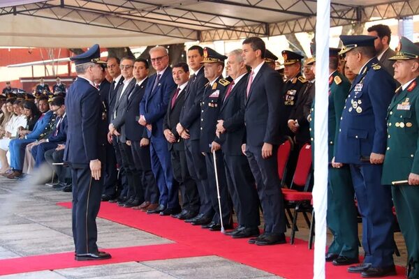 Ministro Enrique Riera anuncia el fin de la era de los padrinos políticos en la Policía - Policiales - ABC Color