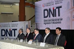 DNIT: Orué anunció lucha frontal contra la evasión y el contrabando - Economía - ABC Color