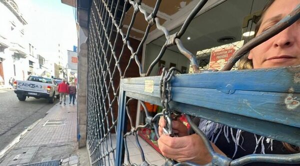 Una treintena de detenidos en Argentina por saqueos a comercios - Oasis FM 94.3