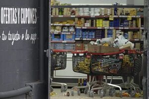 Una treintena de detenidos en Argentina por saqueos a comercios - Mundo - ABC Color