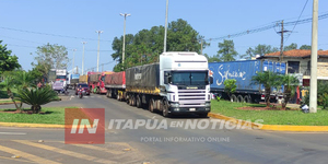 CAMIONEROS PIDEN DE URGENCIA UN LUGAR PARA PODER ESTACIONAR EN ENCARNACIÓN - Itapúa Noticias