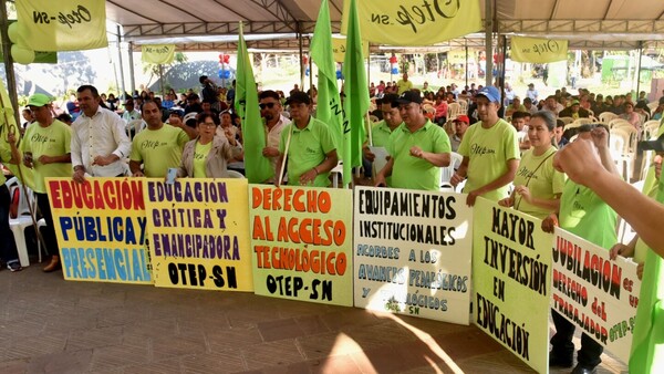 Docentes se preparan para marchar hasta el MEC y exigir pago de histórica deuda