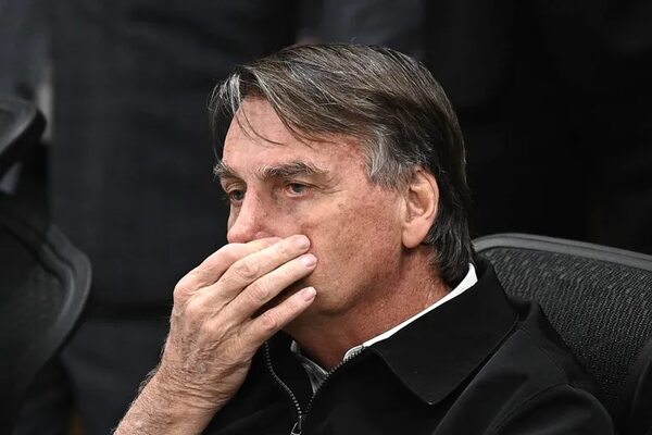 Expresidente Bolsonaro fue ingresado a un hospital - Mundo - ABC Color