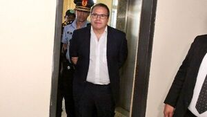 Fiscalía pide juicio para periodista Carlos Granada por coacción sexual y otros delitos