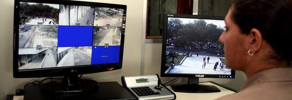 Diario HOY | Policías ligados a aprietes y a criminales: Asuntos Internos con 50 casos
