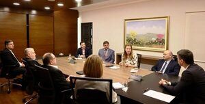 GOBIERNO APUNTA A UN SISTEMA INTEGRADO DE SALUD PARA QUE LA GENTE RECIBA ATENCIÓN EN TIEMPO Y FORMA