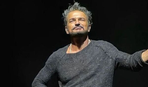 Ricardo Arjona anuncia la despedida de su exitosa gira "Blanco y Negro Tour"