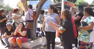La Nación / Padres de colegio de Fernando de la Mora exigen destitución de directora por amenazar a alumnos