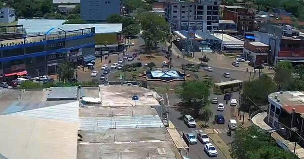 La Nación / Devaluación del peso: comerciantes de frontera reportan caída de las ventas
