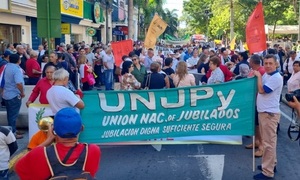 Gremios de jubilados anuncian multitudinaria movilización para la próxima semana