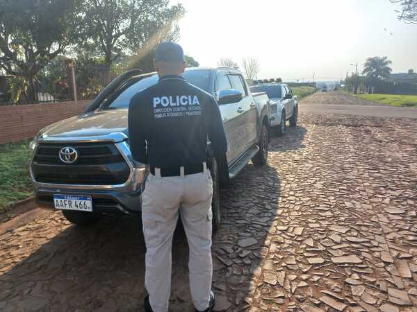 Delitos económicos incautó una camioneta en Hohenau