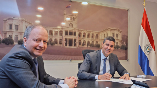 Peña promulga ley que crea el Ministerio de Economía