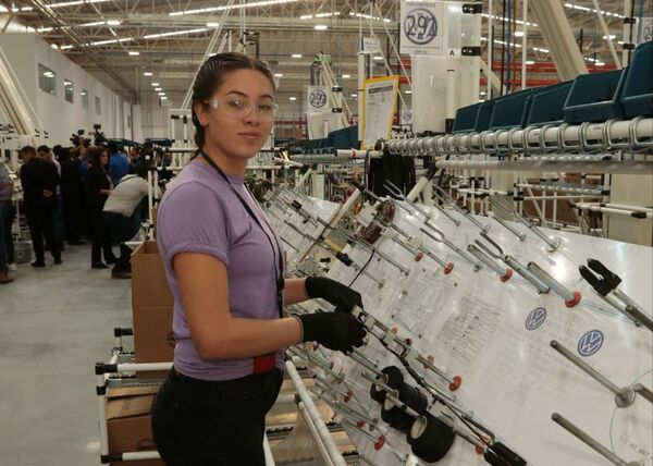 Maquila busca ser una fuente de trabajo para jóvenes y mujeres