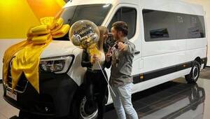 Marilina y Will cumplen su sueño de tener un minibus propio