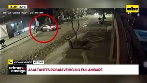 Video: apuntan a una madre con arma de fuego para robarle el auto con sus hijos adentro - Crimen y castigo - ABC Color