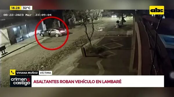 Video: apuntan a una madre con arma de fuego para robarle el auto con sus hijos adentro - Crimen y castigo - ABC Color