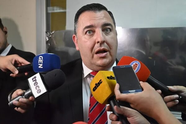 Pedido de fiscalía sobre datos de periodistas es preocupante, sostiene abogado - Política - ABC Color