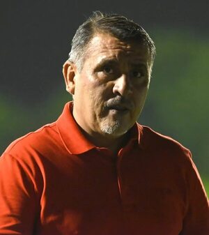 “Cabo” Sarabia, de baja en Nacional - Fútbol - ABC Color