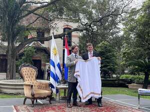 Presidente de Uruguay rinde homenaje a Luis Alberto de Herrera en reconocimiento paraguayo | OnLivePy