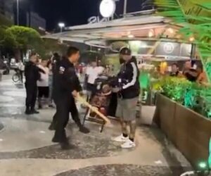 (VIDEO) Reportan incidentes en Río: hinchas de la O reventados y apresados por la policía local
