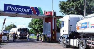 La Nación / Gobierno anuncia reducción del precio de combustibles