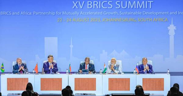 La Nación / Los BRICS aprueban incorporación de Argentina