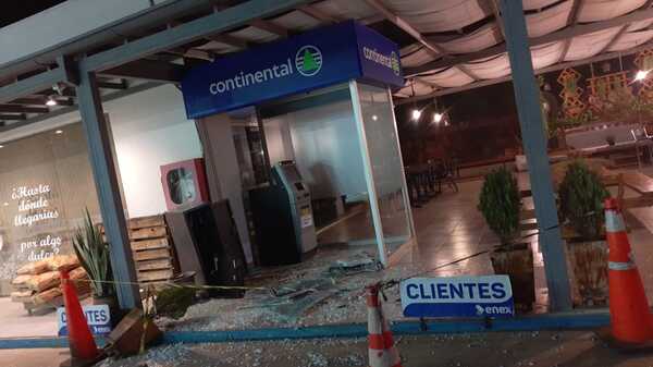 Ladrones trataron de llevarse un cajero de banco pero se fueron sin cometer el hecho | 1000 Noticias
