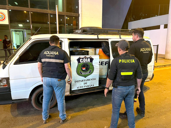 Agentes de la COIA incautan 2.000 litros de combustible de contrabando en Los Cedrales - La Clave